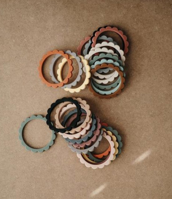 Flower Teether Bracelet 3 pack Grey Mushie