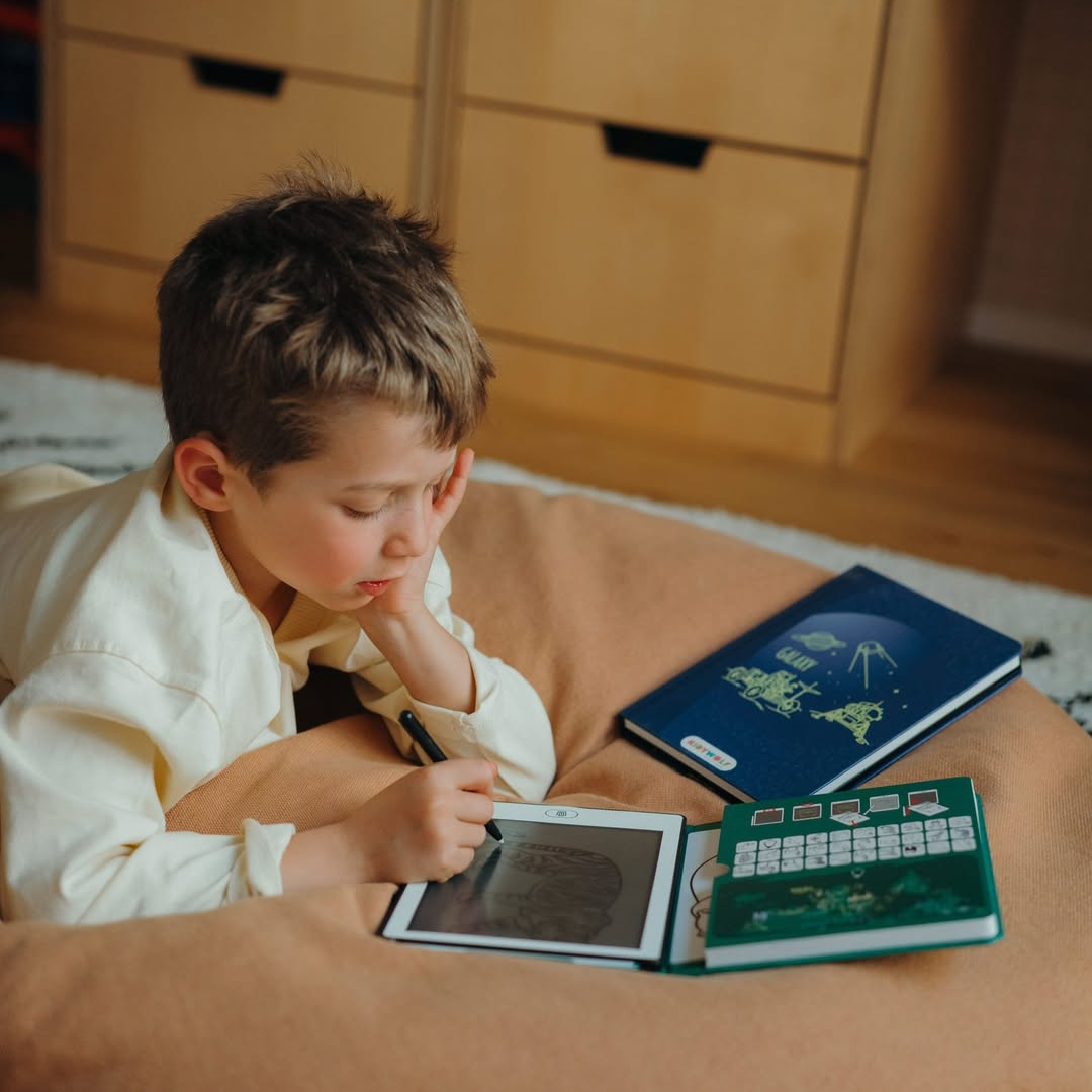 LCD Drawing Tablet - Animals Around The World