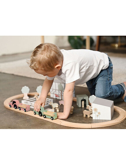 Train Set Farm with Animals