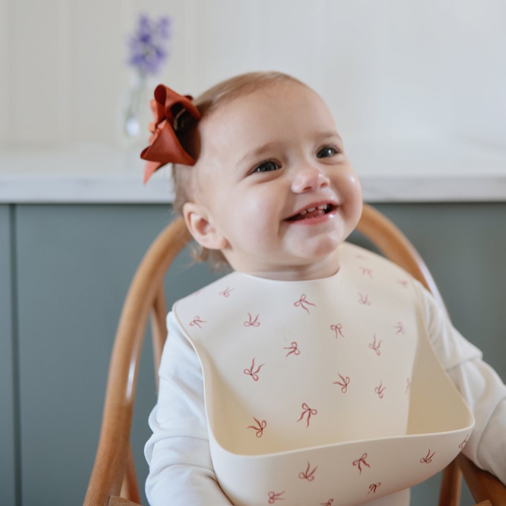 Silicone Bib Silver Bows Mushie