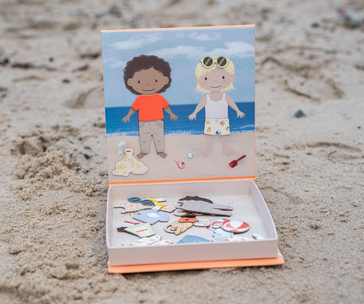 Magnetic Game Dress Up – A Day at the Beach
