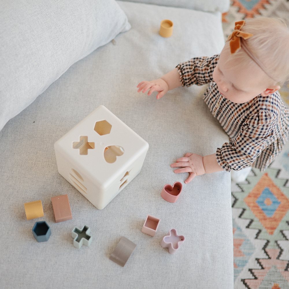 Shape Sorting Box Mushie